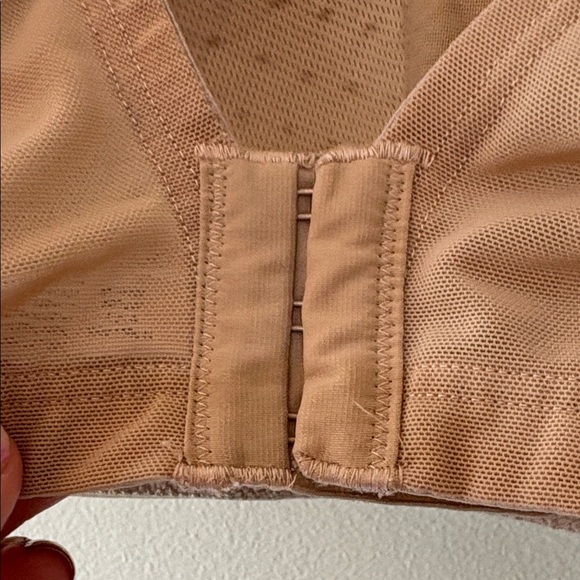 Livi Active Tan sports bra 36DD - Picture 5 of 6